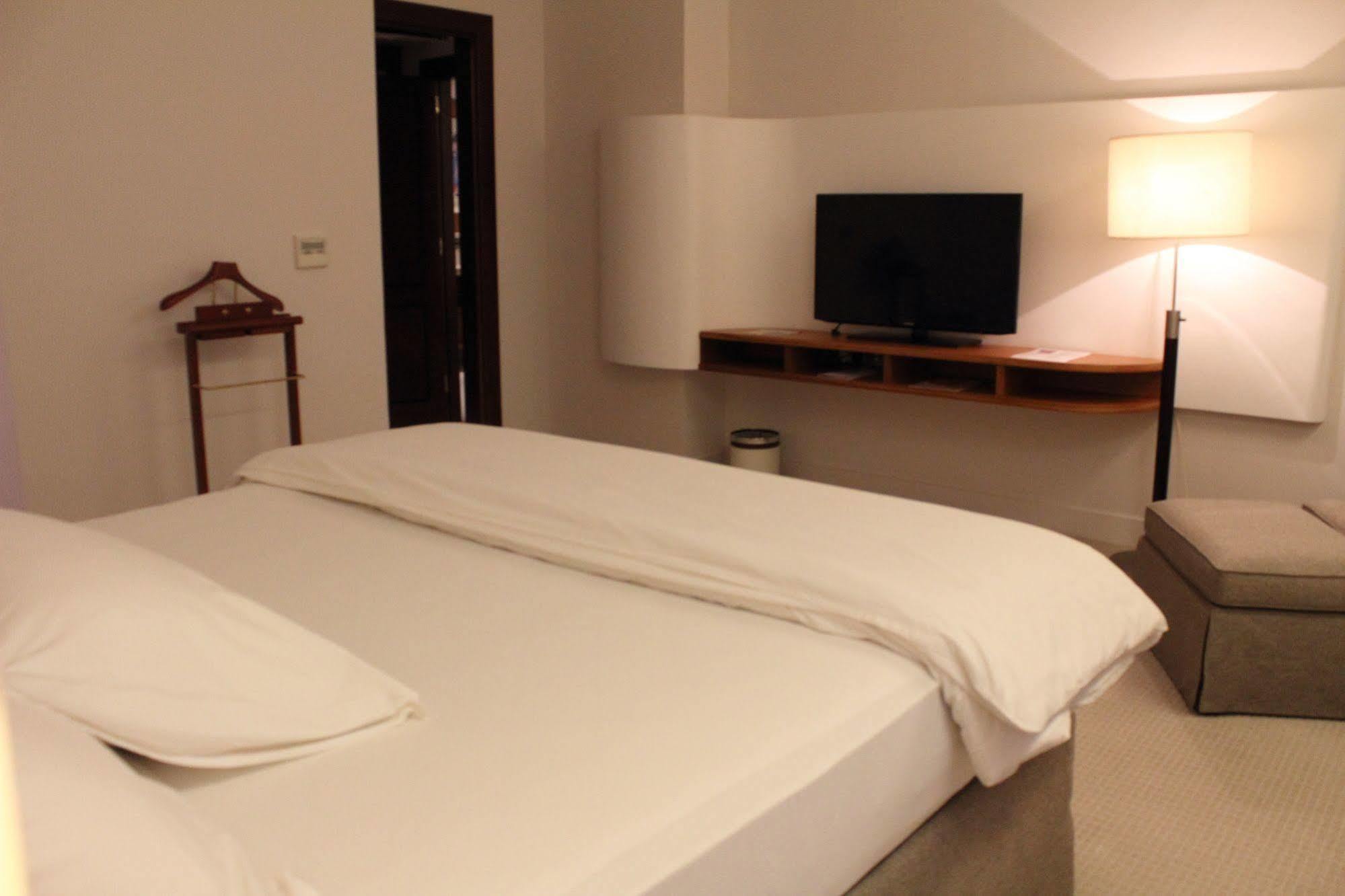 K108 Hotel Doha Eksteriør billede